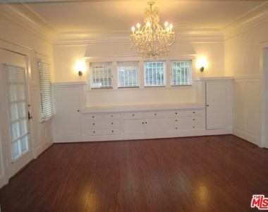 153 S Gramercy Place - Photo Thumbnail 4