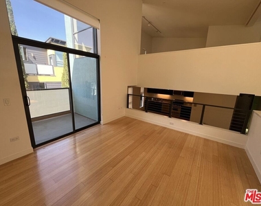 320 Indiana Avenue - Photo Thumbnail 12