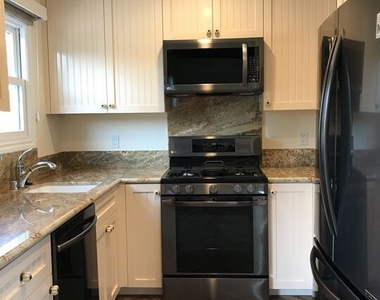 6621 Nagle Avenue - Photo Thumbnail 4