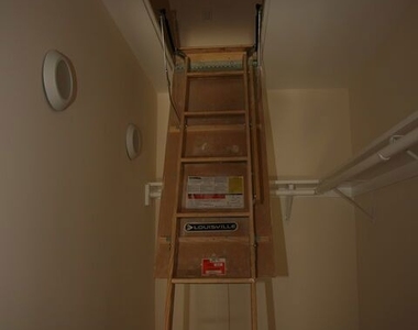 6621 Nagle Avenue - Photo Thumbnail 9