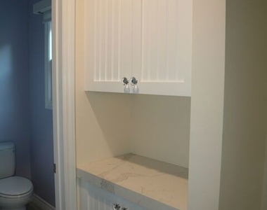 6621 Nagle Avenue - Photo Thumbnail 10