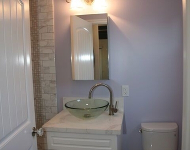 6621 Nagle Avenue - Photo Thumbnail 11