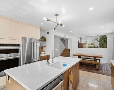 11260 Overland Avenue - Photo Thumbnail 9