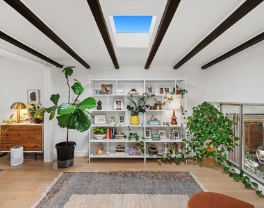 11260 Overland Avenue - Photo Thumbnail 12