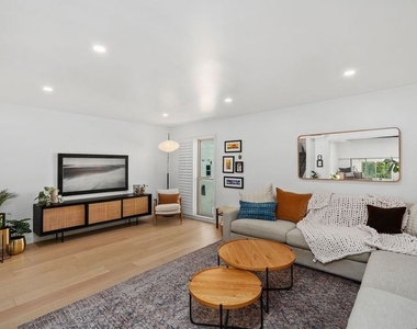11260 Overland Avenue - Photo Thumbnail 15