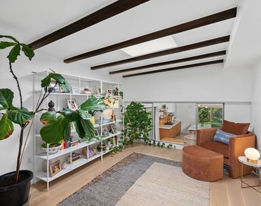 11260 Overland Avenue - Photo Thumbnail 11
