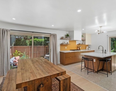 11260 Overland Avenue - Photo Thumbnail 1