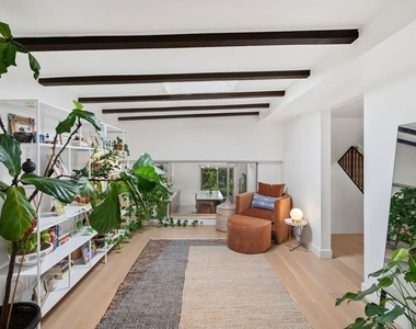 11260 Overland Avenue - Photo Thumbnail 13