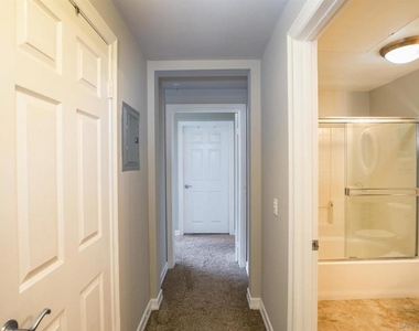 1400 Broadway - Photo Thumbnail 13
