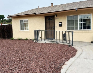 8044 Solana St - Photo Thumbnail 1