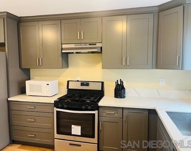 8044 Solana St - Photo Thumbnail 10