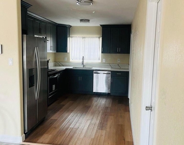 8044 Solana St - Photo Thumbnail 11