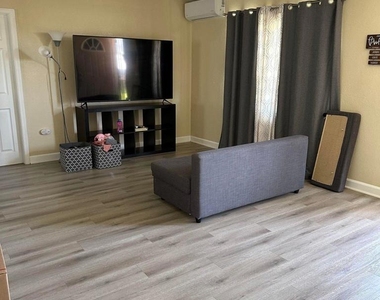 8044 Solana St - Photo Thumbnail 6