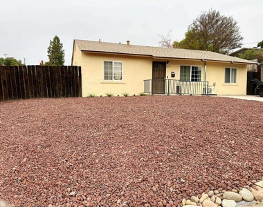 8044 Solana St - Photo Thumbnail 2