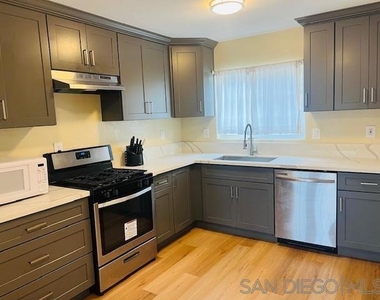 8044 Solana St - Photo Thumbnail 9