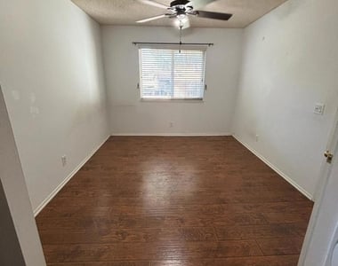 4553 Alamo Street - Photo Thumbnail 12