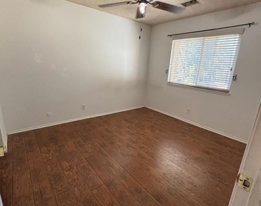4553 Alamo Street - Photo Thumbnail 13