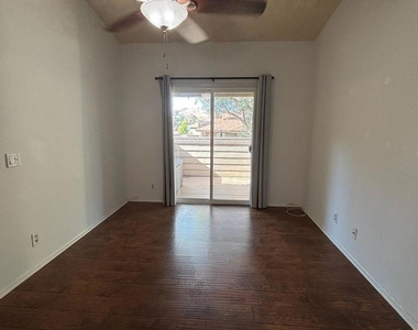 4553 Alamo Street - Photo Thumbnail 5