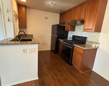 4553 Alamo Street - Photo Thumbnail 8