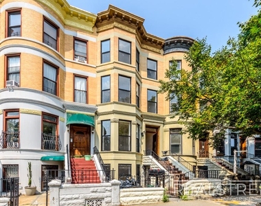 1267 Bergen Street - Photo Thumbnail 7
