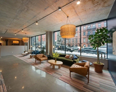 Halsey Street - Photo Thumbnail 8