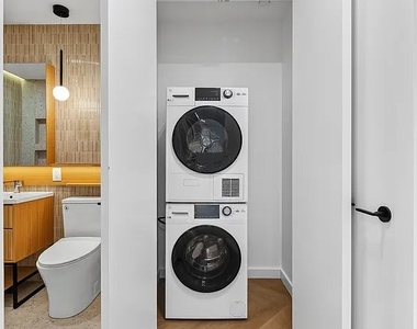 Fleet Place - Photo Thumbnail 5