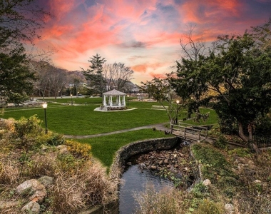 1431 Old Northern Boulevard - Photo Thumbnail 25