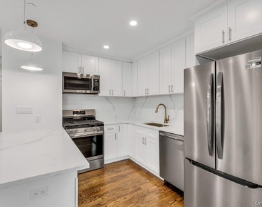 1431 Old Northern Boulevard - Photo Thumbnail 9