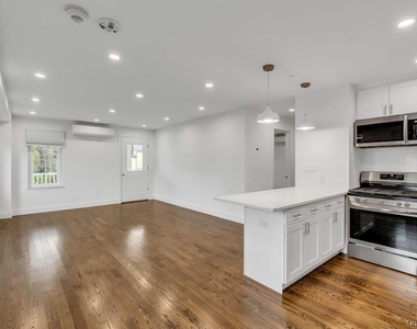 1431 Old Northern Boulevard - Photo Thumbnail 6