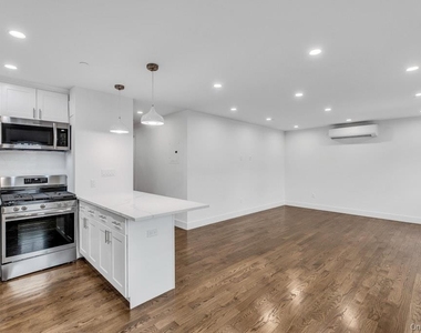 1431 Old Northern Boulevard - Photo Thumbnail 6