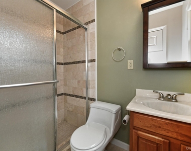 39 Nesaquake Avenue - Photo Thumbnail 16