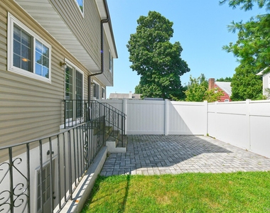 39 Nesaquake Avenue - Photo Thumbnail 20