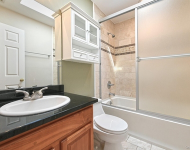 39 Nesaquake Avenue - Photo Thumbnail 13