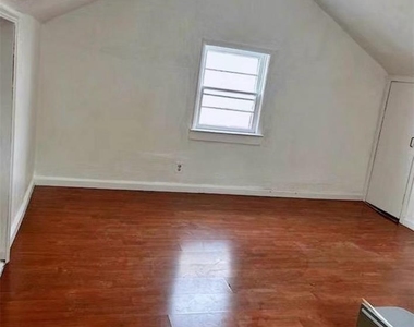 14922 20th Avenue - Photo Thumbnail 2