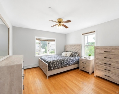 308 Bedell Street - Photo Thumbnail 27