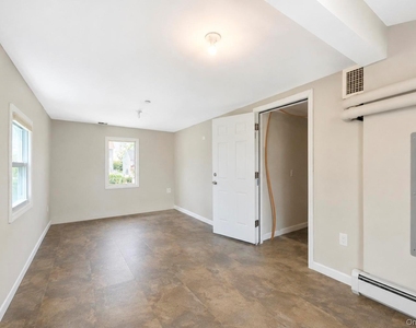 308 Bedell Street - Photo Thumbnail 31