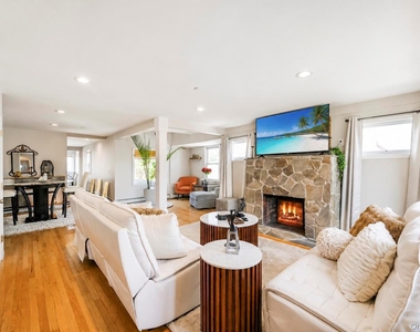 308 Bedell Street - Photo Thumbnail 8