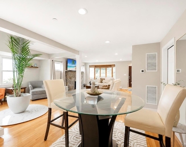 308 Bedell Street - Photo Thumbnail 12