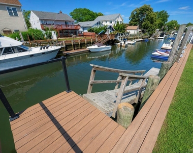 308 Bedell Street - Photo Thumbnail 5