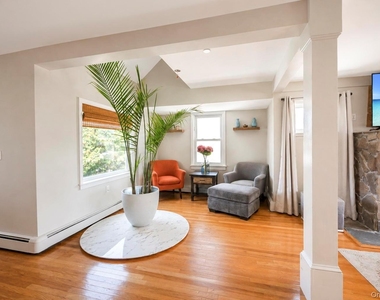 308 Bedell Street - Photo Thumbnail 14
