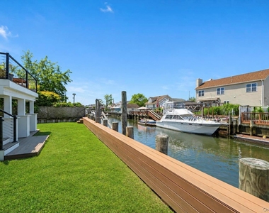 308 Bedell Street - Photo Thumbnail 3