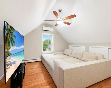308 Bedell Street - Photo Thumbnail 40