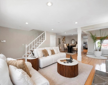 308 Bedell Street - Photo Thumbnail 10