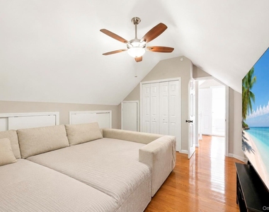 308 Bedell Street - Photo Thumbnail 41