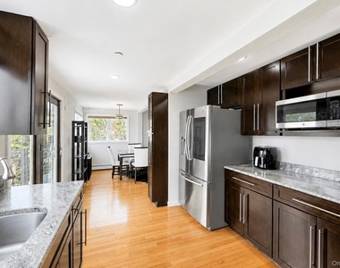 308 Bedell Street - Photo Thumbnail 23