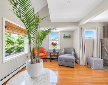 308 Bedell Street - Photo Thumbnail 13