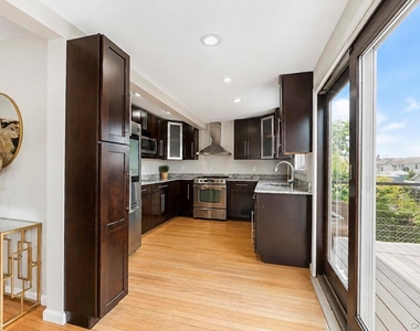 308 Bedell Street - Photo Thumbnail 19