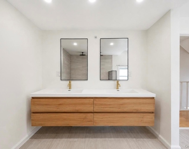 308 Bedell Street - Photo Thumbnail 38