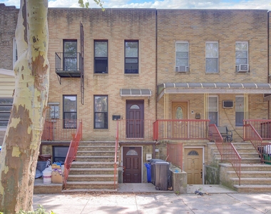 7111 68th Street - Photo Thumbnail 2