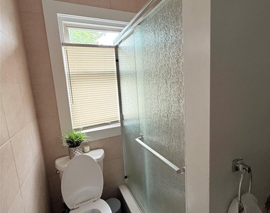 815 Carpenter Place - Photo Thumbnail 18